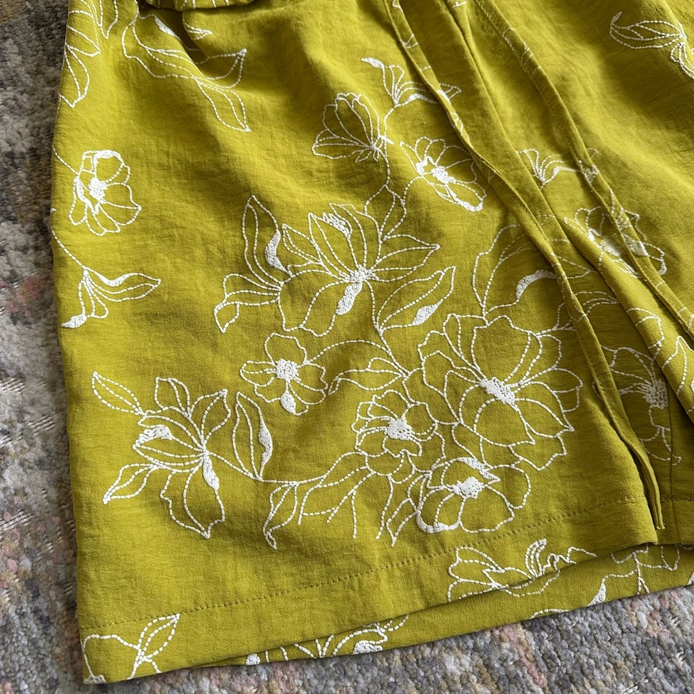 Chartreuse Floral Embroidered Ruffle High Rise Drawstring Shorts Boho Resort - Picture 2 of 5